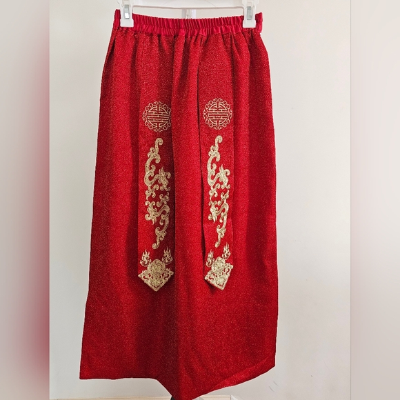 Men's Traditional Chinese Bridal Red Wedding Qipao Dress, 2 piece top amd skirt - Picture 4 of 5